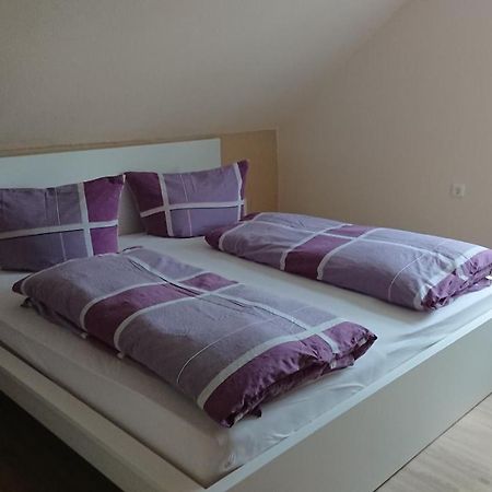 Weingut Bollig-Pruem Bed and Breakfast Trittenheim Buitenkant foto